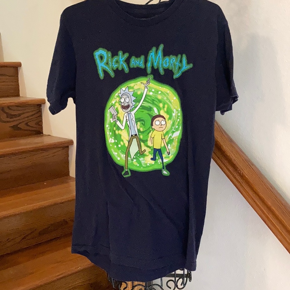 Rick and Morty tee. M